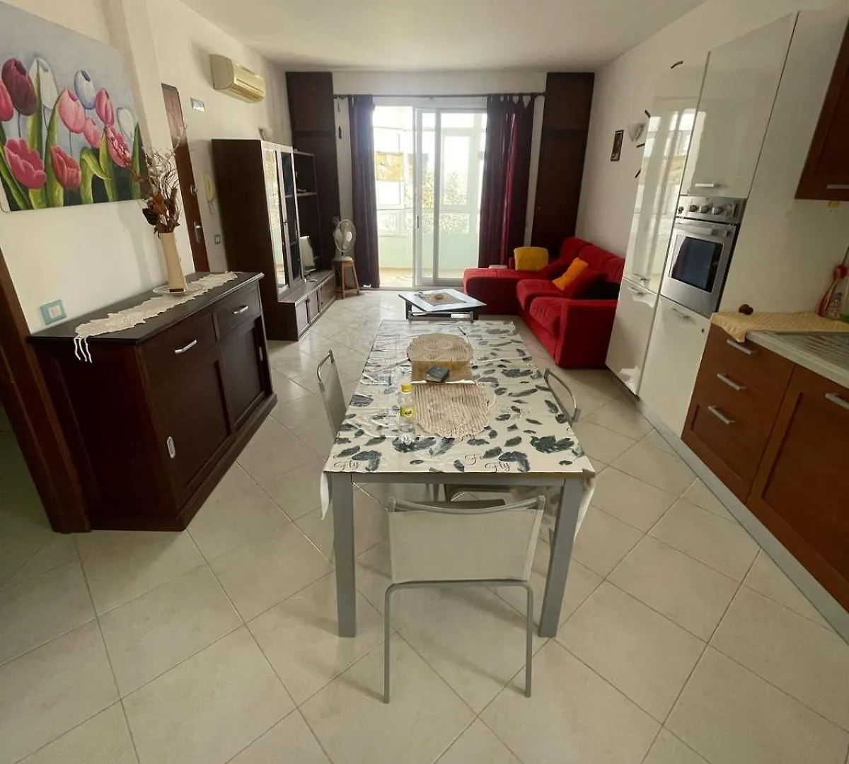 Two Bedroom Apt - 150 meters from the Beach Santa Maria
